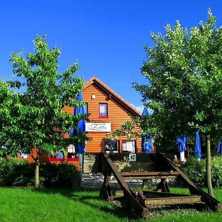 Familiengasthof Schaller אורחן Floß