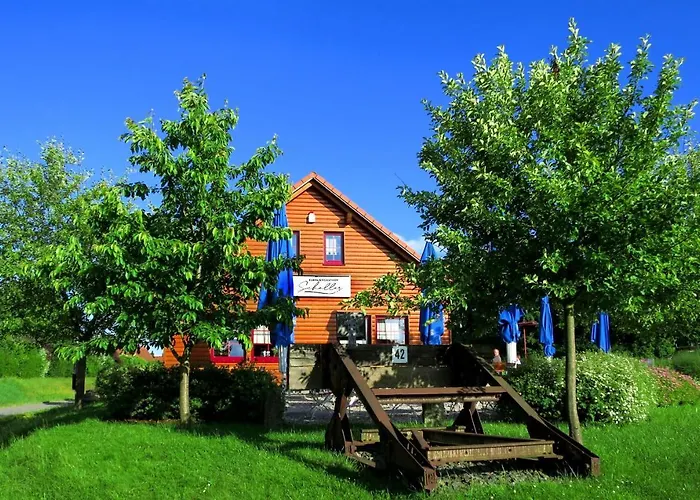 Familiengasthof Schaller אורחן Floß